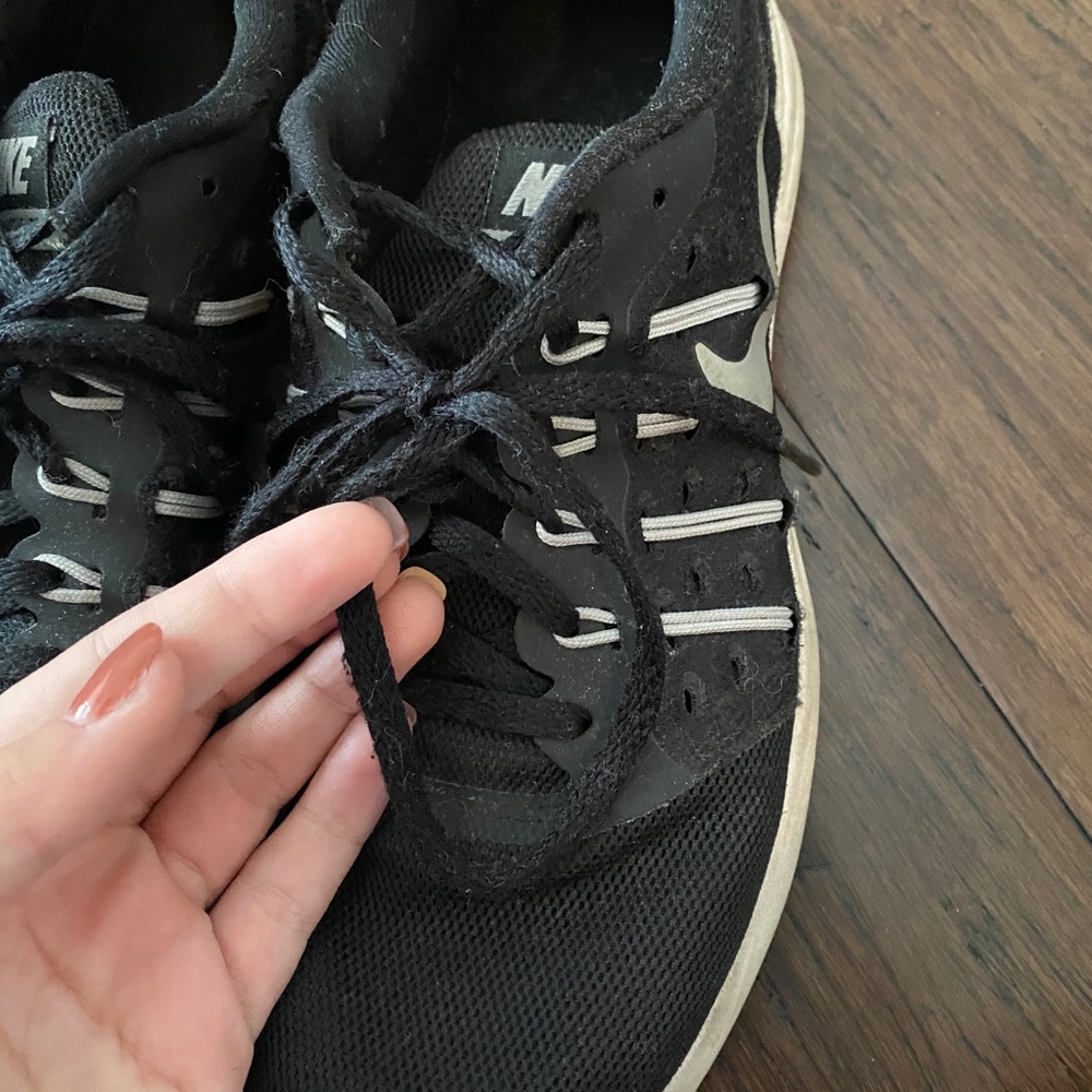🤍Black Nike Sneakers - Picture 5 of 8